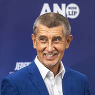 Vlastníkem Čapího hnízda je firma Imoba. Ta patří společnosti SynBiol, jejíž jediným vlastníkem je podle obchodního rejstříku právě Andrej Babiš. Ten na dotazy nereagoval.   