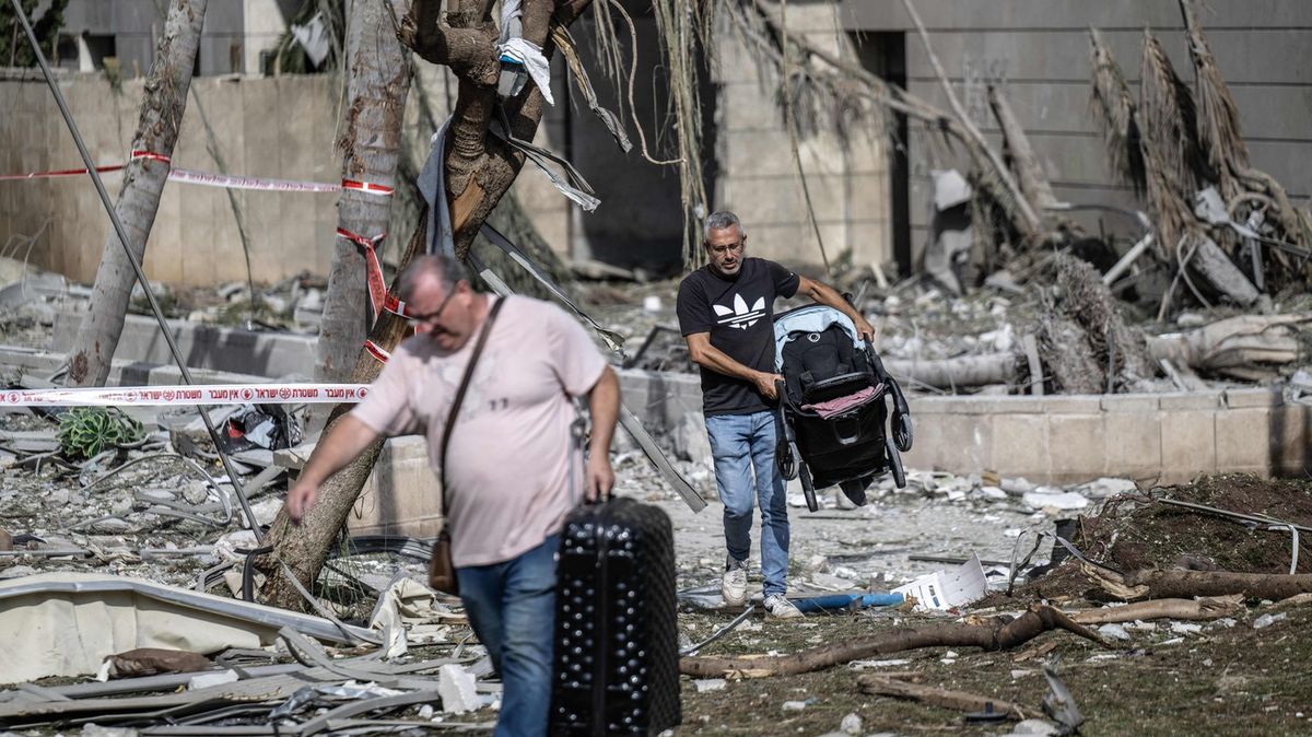 Fotky: Íránské útoky způsobují destrukci, na jakou Izrael není zvyklý