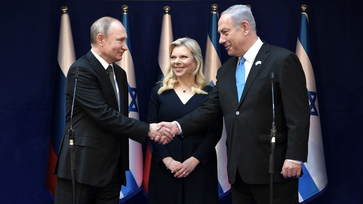 Putin se nabízí jako mírotvůrce. Z konfliktu na Blízkém východě bude těžit