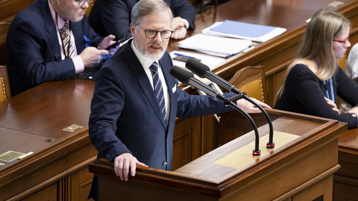 Česko je připraveno dát na obranu pět procent HDP, řekl Fiala