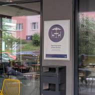 Vstup do malešického hostelu.
