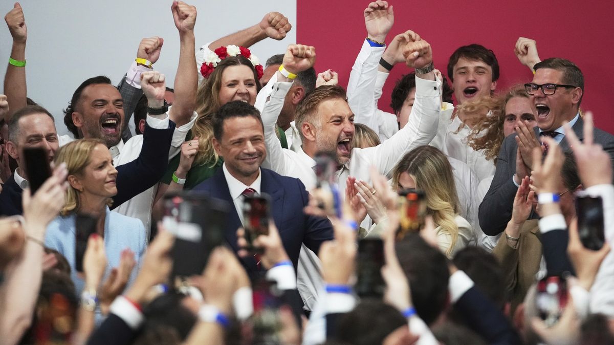 Fotky z Polska: Slaví oba kandidáti na prezidenta, jeden předčasně