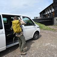 Majitelům boudy vadí systém, který vyžaduje povolenky pro vjezd.