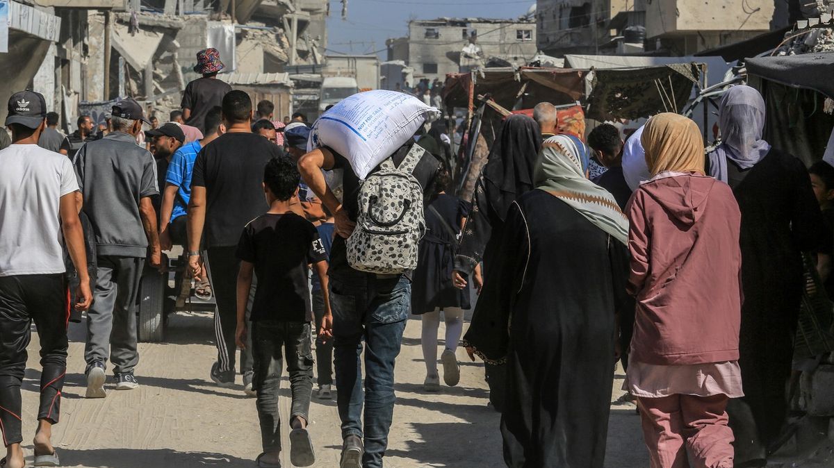 Málo a špatně. Česko to s humanitární pomocí Gaze nepřehání