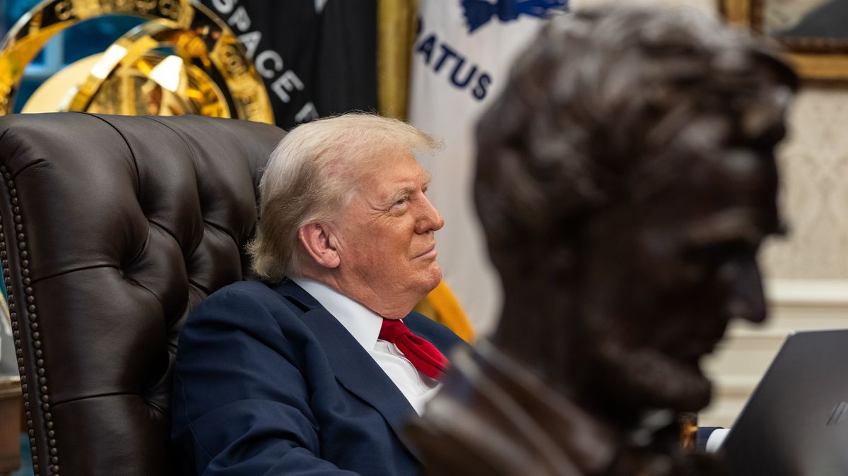 Trumpova výhra, hodnotí celní dohodu experti. Výsledek pocítí čeští strojaři