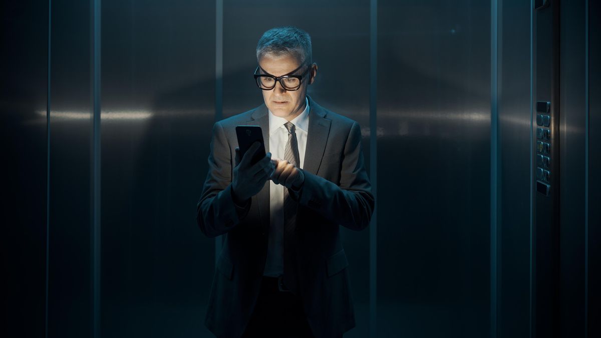 Rádio, voda, hotovost. Vláda vydá manuál pro blackout, s panikou nepočítá