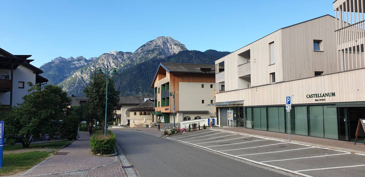 Dolomity - v Toblachu se mísí staré a nové.