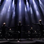 Slavnostní zakončení festivalu ve velkém sále Thermalu opět odstartovala choreografie bratří Cabanů.