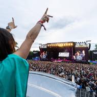 „Nepřijel jsem do Ostravy kvůli počasí, to máme na Jamajce lepší. Nepřijel jsem ani kvůli jídlu, ani kvůli trávě, i když tu prý máte fakt dobrou,“ rozesmál rapper publikum.