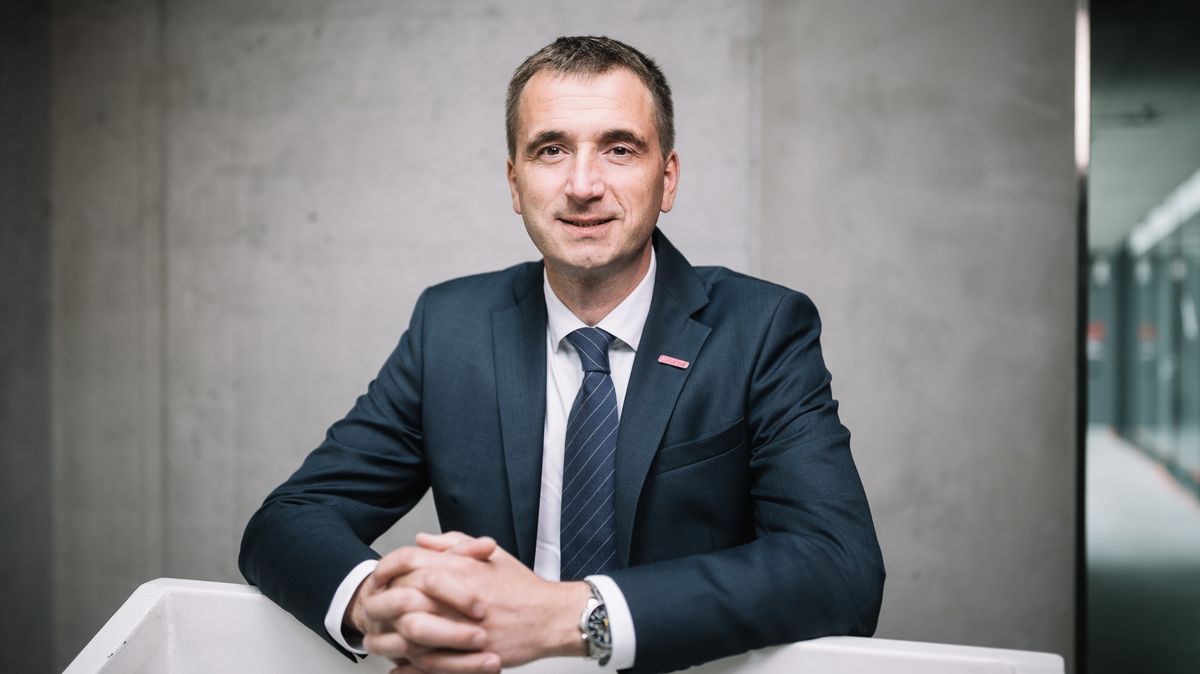 Vlček chce pojmenovat nový reaktor po Daně Drábové