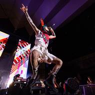 Ve středu pozdě večer se takto představilo duo kombinující hiphop s elektronickou hudbou Hypnosis Therapy, které existuje od roku 2022.