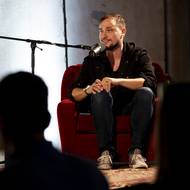 Ekonom Dominik Stroukal je oblíbeným expertem investičního podcastu Ve vatě. 