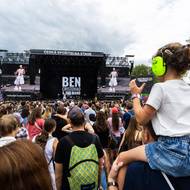 Cristovao měl také hosta, na pódium pozval Adama Mišíka. Zazpívali svůj dva roky starý track Zapomenout.