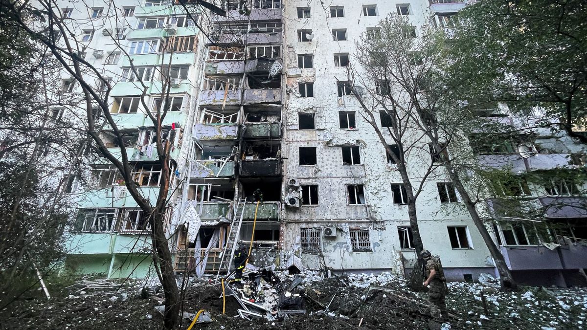Při ruských vzdušných úderech na Ukrajinu zahynuli nejméně tři lidé