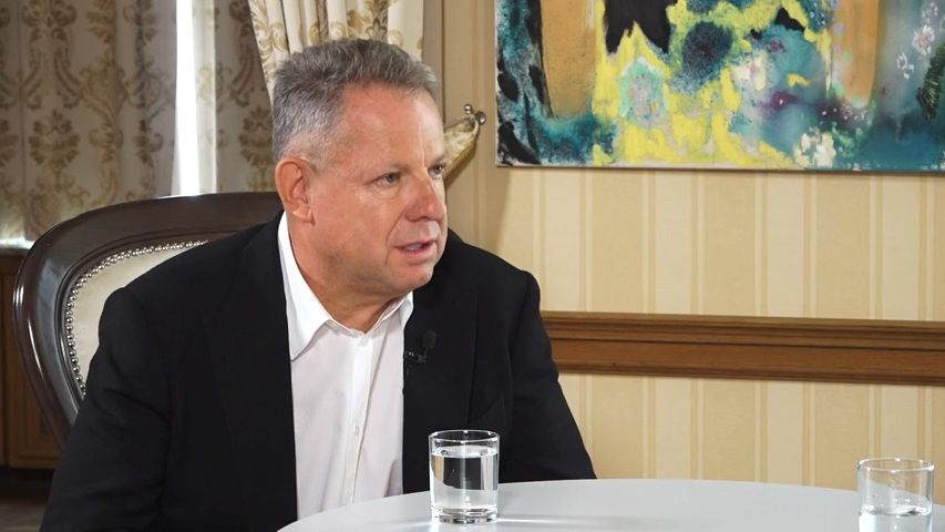 Češi vymění nábytek za 18 let. Holanďané za 8, říká designér Stopka