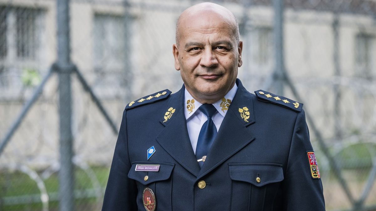 Michailidis skončí v čele Vězeňské služby, nahradí ho náměstek Hůlka