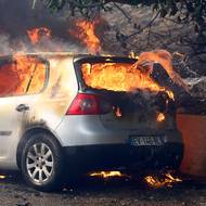 Místní představitelé uvedli, že letiště v Marseille, které v úterý zastavilo provoz, může zůstat i během středy pro komerční lety uzavřené.