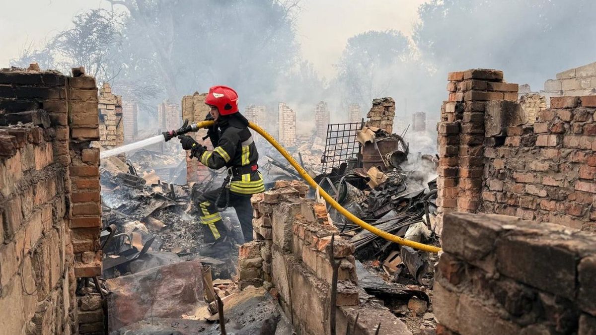 Rusové během noci ostřelovali ukrajinské město, zranili dva lidi, uvedly úřady