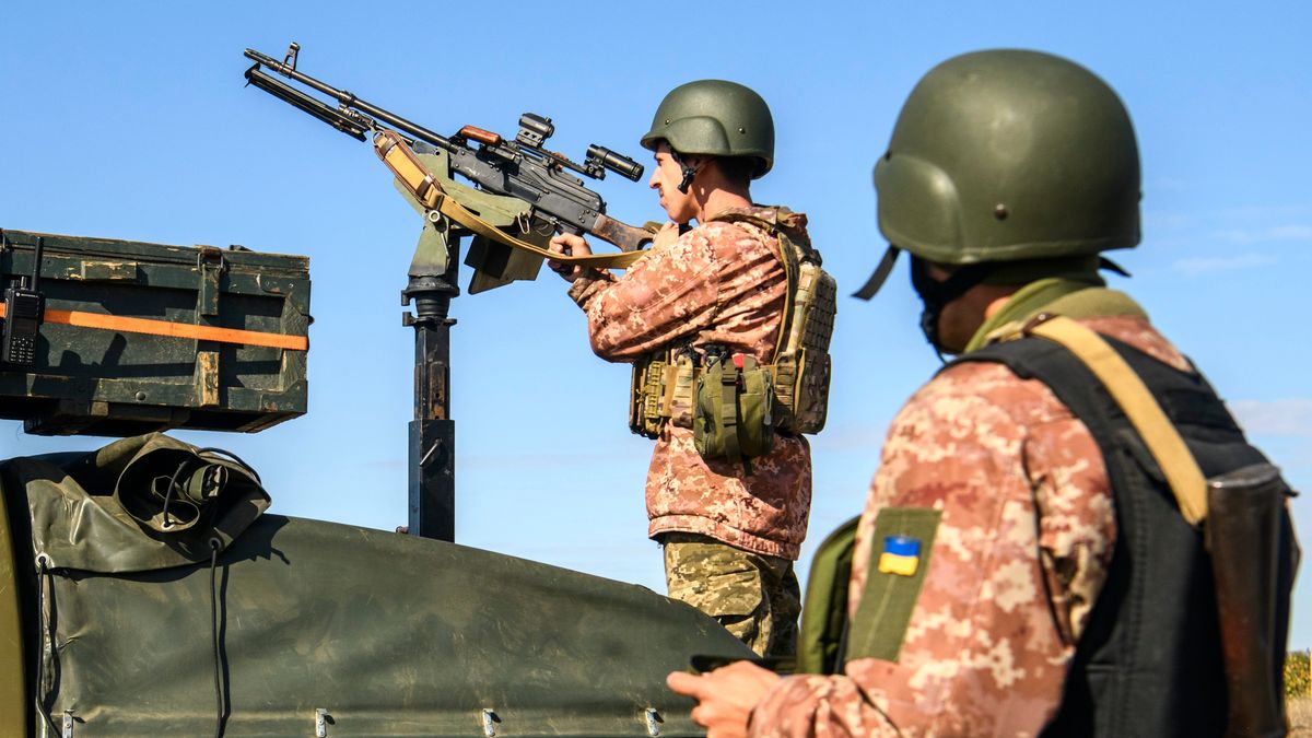 Zelenskyj podepsal zákon, který umožní lidem starším 60 let sloužit v armádě