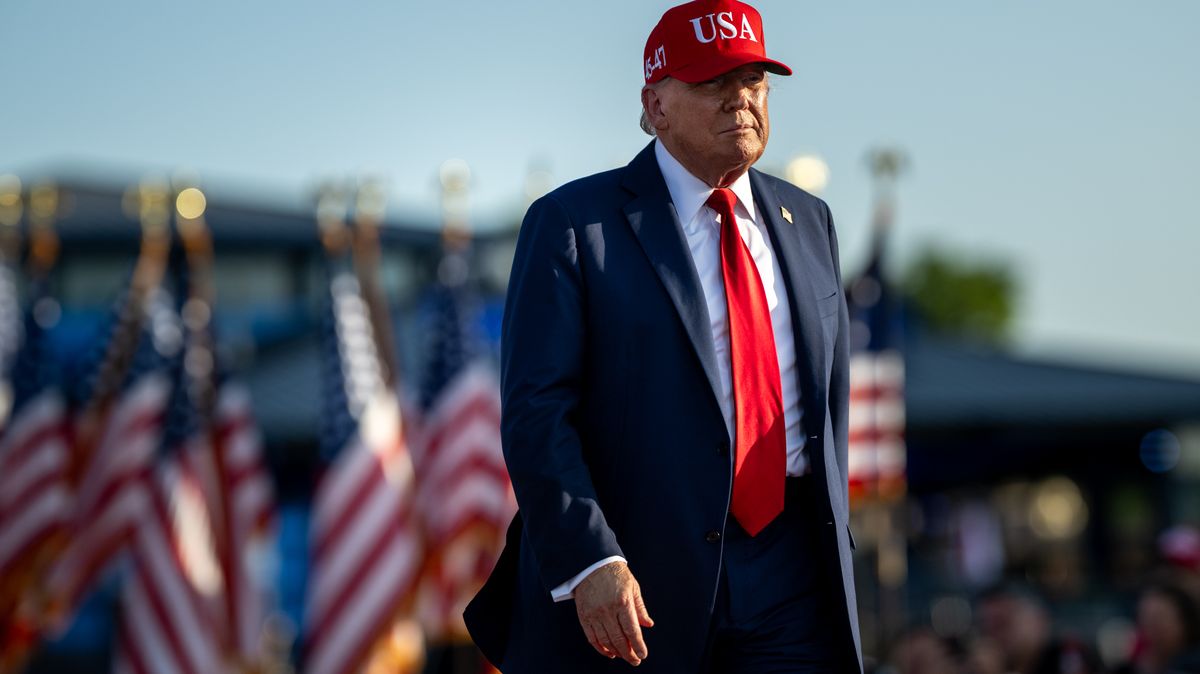 Trump oznámil uvalení dodatečných cel na některé země. O EU se zatím nezmínil