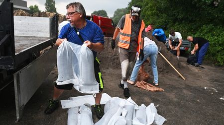 ONLINE: Lidé se chystají na povodně. Bojí se, že dopadnou stejně jako loni