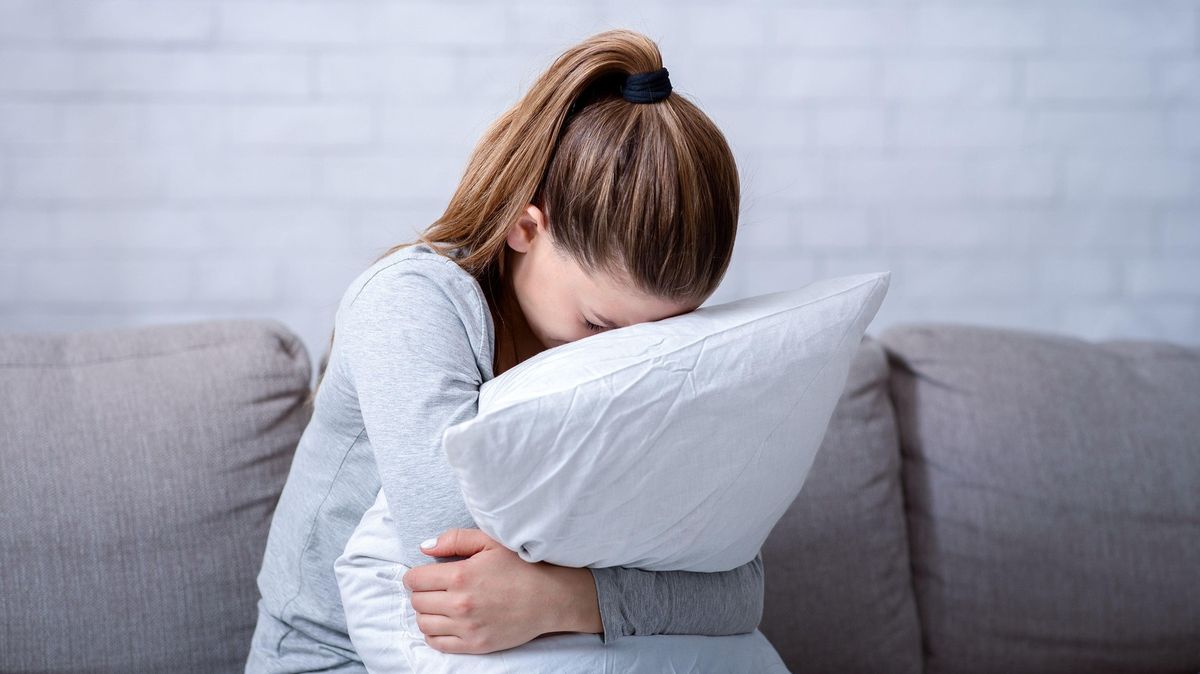 Nezvládnu to… Úzkostí a depresí přibývá, pomáhá i léčba světlem