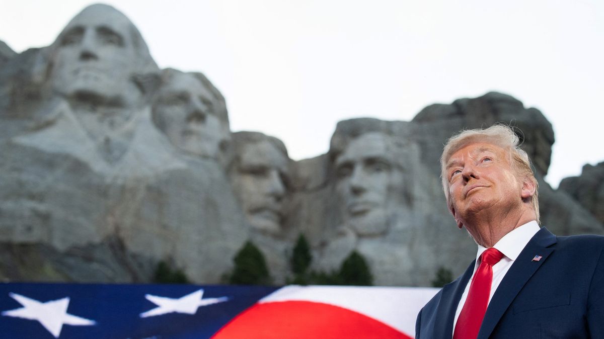 Republikáni požadují zvěčnění Trumpa na Mount Rushmore. On sám po tom touží