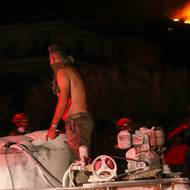 V pátek ráno hasiči informovali, že je živel pod kontrolou. Zároveň ale varovali před větrem, který jim celou dobu práci komplikoval a znovu může požár rozšířit. Zásah byl složitý i kvůli kopcovitému terénu, kde hořelo.

(Kréta, Ierapetra, 3. července.)