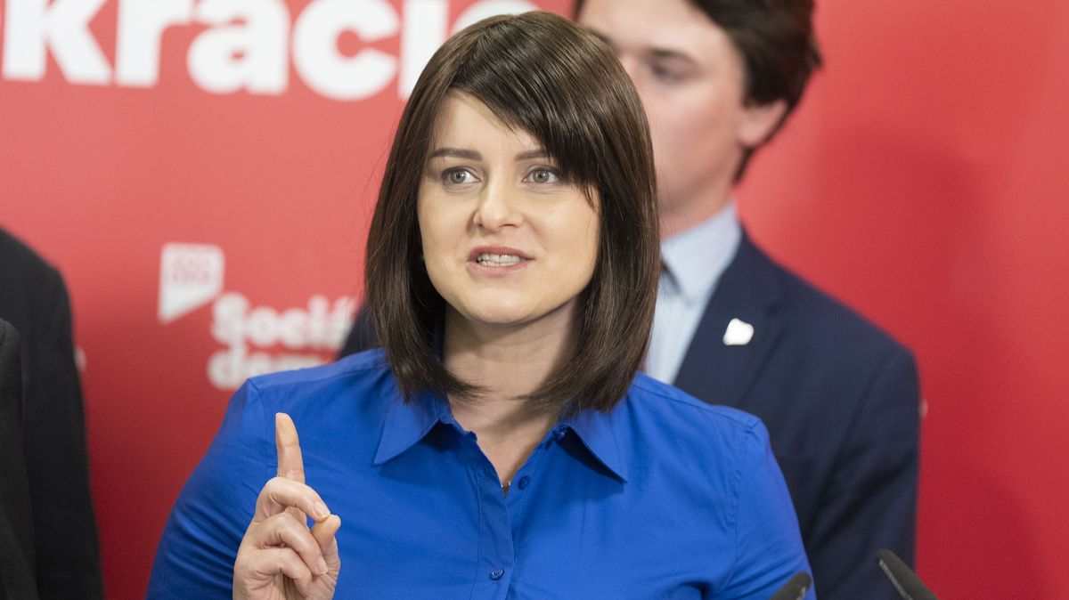 Další vzpoura v SOCDEM: Lidé v regionech se odmítají napsat na lístky Stačilo!