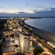 Večerní letecký snímek pobřežní turistické oblasti Wonsan Kalma, 1. července.