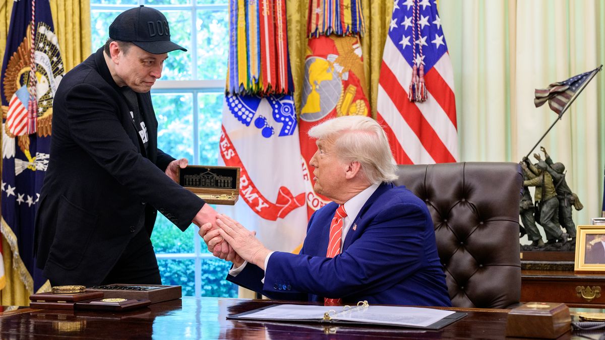 Trump hrozí ovládnutím Washingtonu, kde zaútočili na bývalého člena Muskova týmu