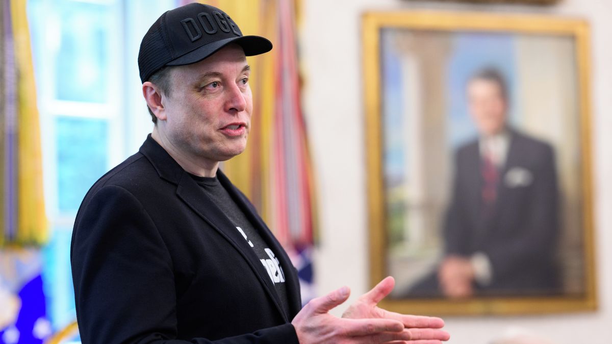 Musk zintenzivnil výroky o „bílé rase“, jeho byznys to nejspíš neovlivní