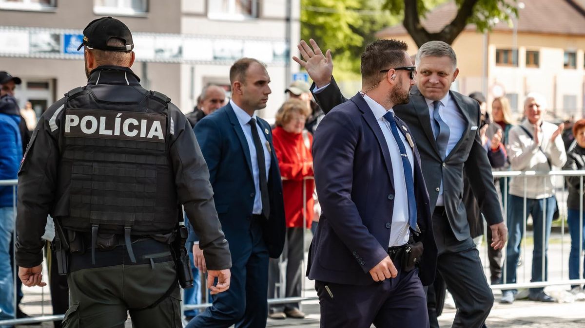 Klíčové otázky kolem atentátu na Fica. Soud se střelcem začíná