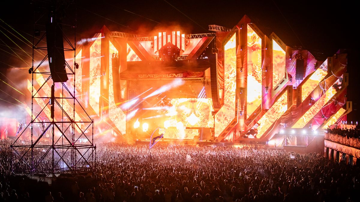 Začaly ostravské Beats for Love. Navzdory vedru přišly desítky tisíc lidí