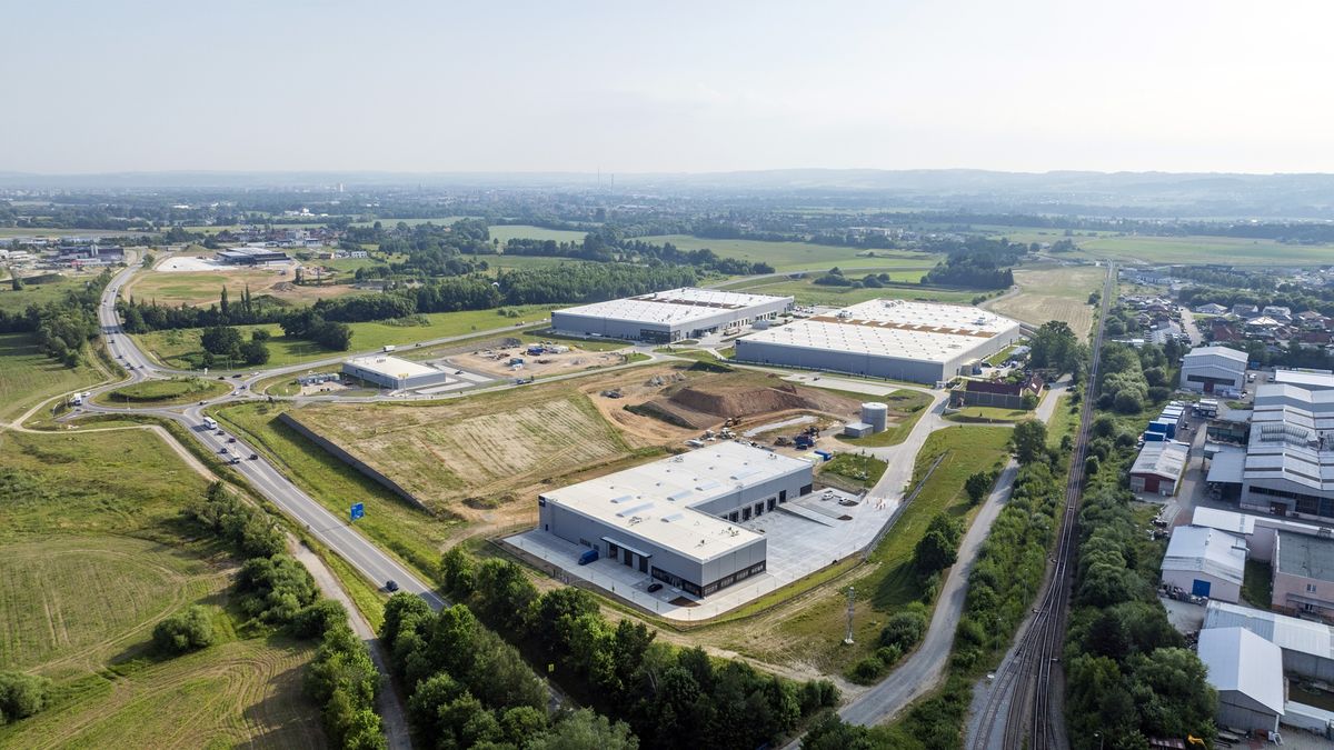 Domácí kapitál dobývá logistické parky. Češi se nebojí miliardových obchodů