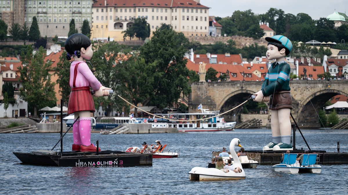 Vltava i s Hradčany za 500. Praha je na prodej