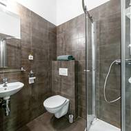 Některé nové projekty vznikají přestavbou kanceláří nebo hotelů.