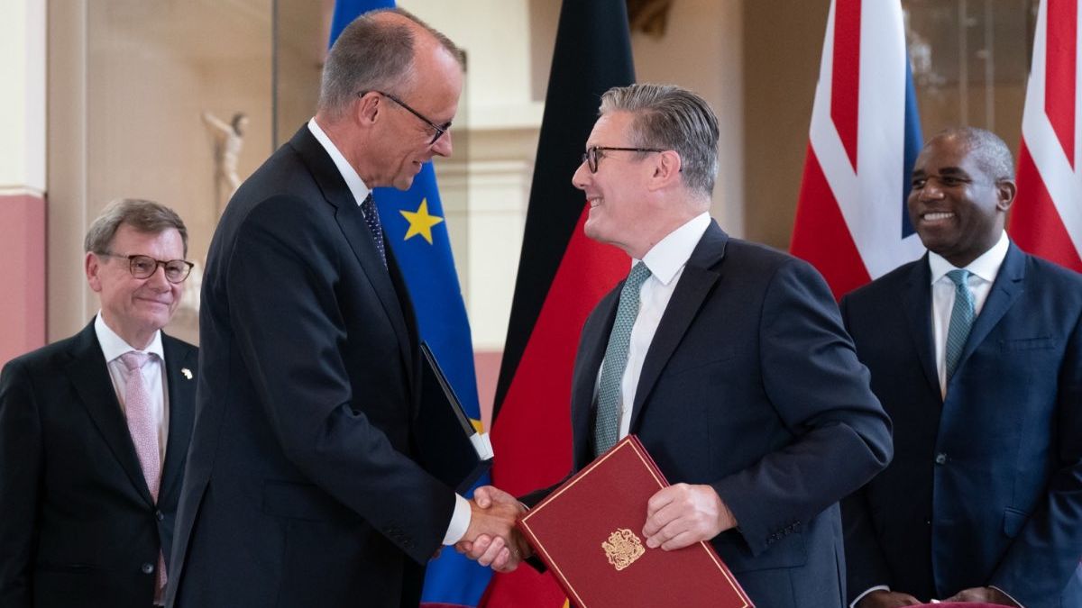 Merz a Starmer podepsali smlouvu o přátelství mezi Německem a Británií