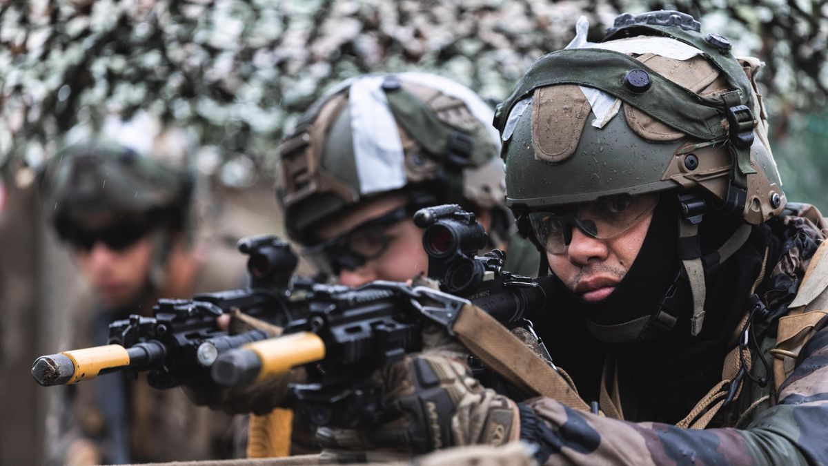 Nové aliance uvnitř NATO. Evropa buduje druhou bezpečnostní síť