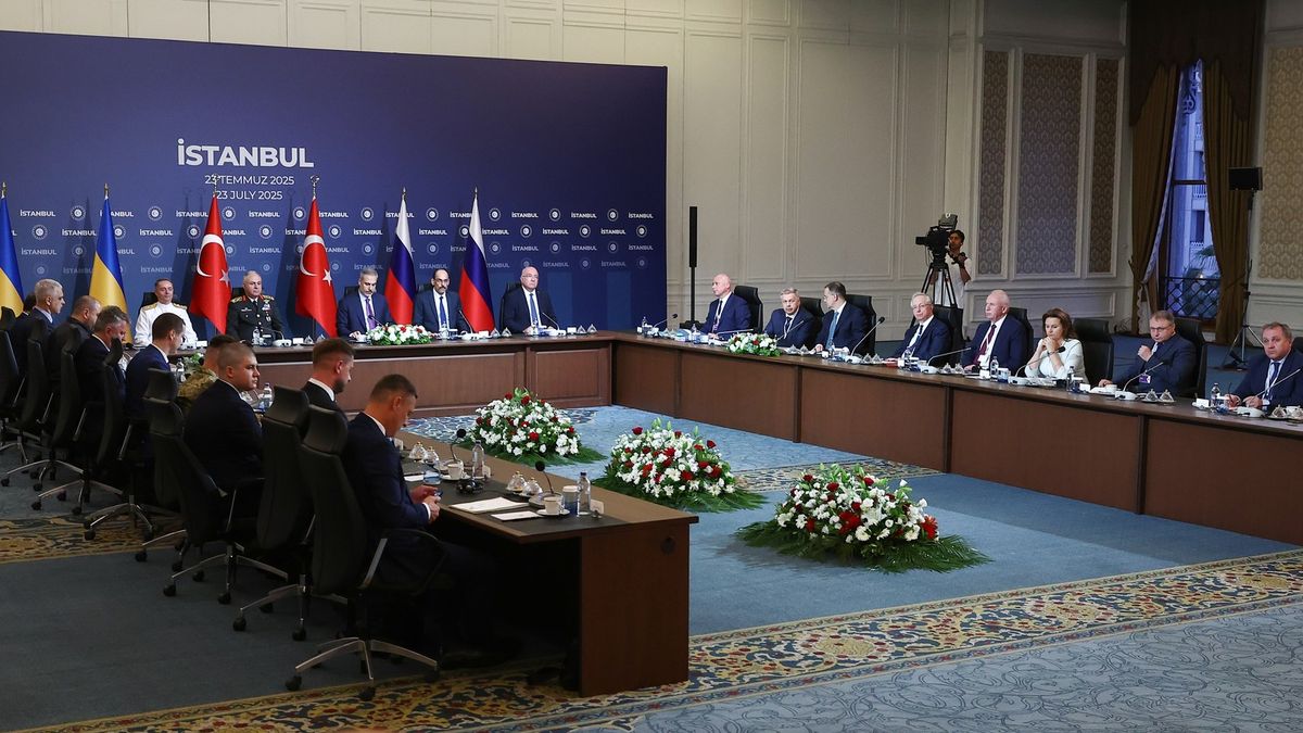 V Istanbulu začalo třetí kolo rusko-ukrajinských jednání