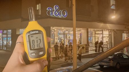 Sídliště k nežití. Slibovali klid, místo toho hostel pořádá karaoke až do noci
