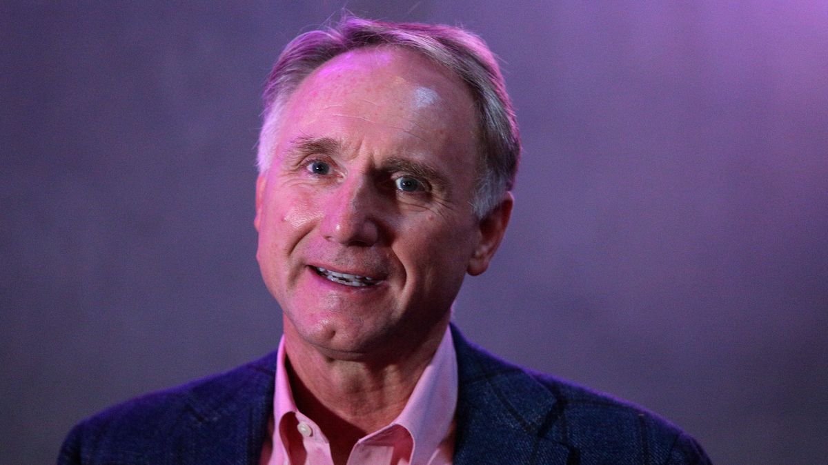Dan Brown přijede do Prahy, odehrává se tu jeho román