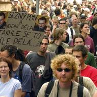 Na snímku protest z 31. července před Ministerstvem vnitra v Praze na Letné.