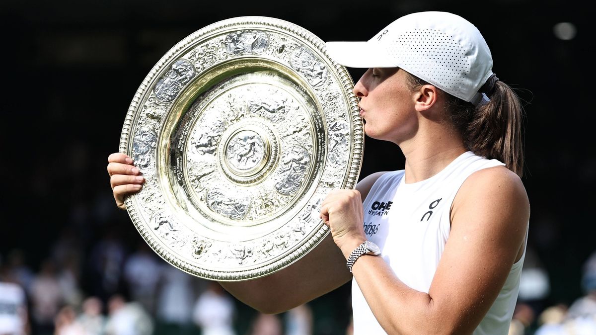 Za 57 minut bylo hotovo. Świąteková vyhrála poprvé Wimbledon