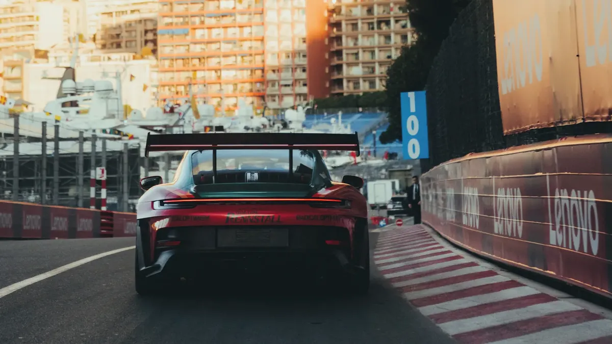 Porsche chce vyrábět víc spalováků. Pomohou mu Číňané