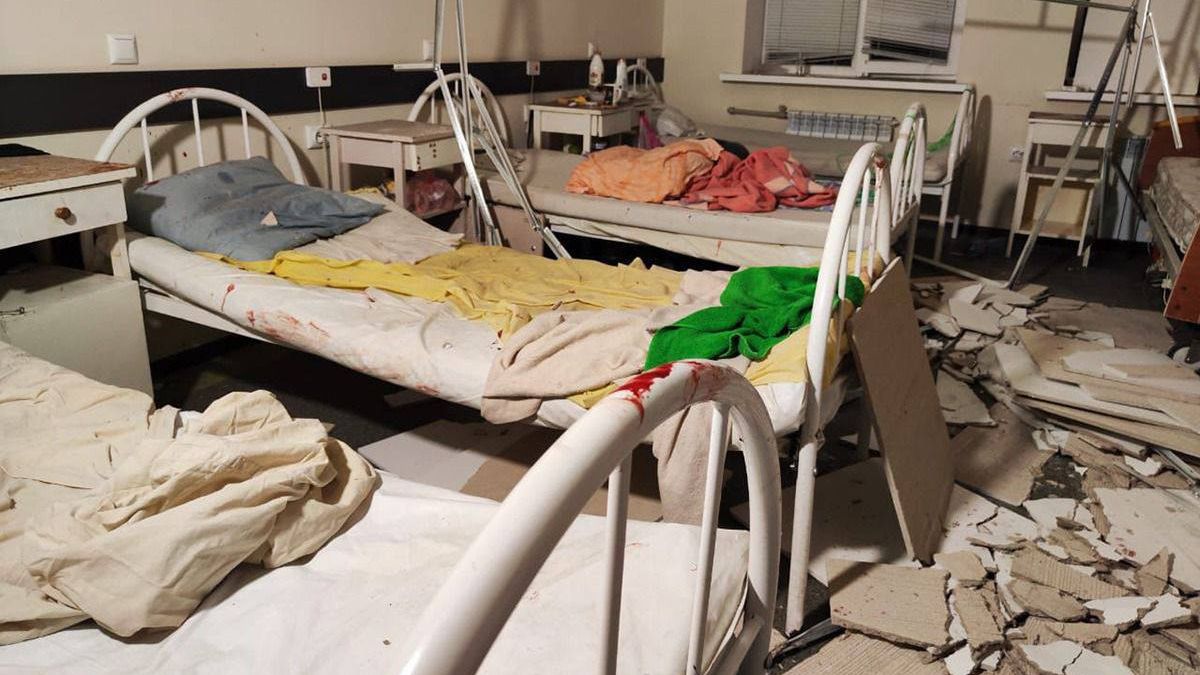 Fotky: Ruské rakety v noci na Ukrajině zasáhly porodnici i věznici