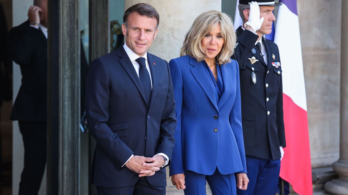 Macronovi žalují aktivistku. Tvrdila, že pár je příbuzný a první dáma trans