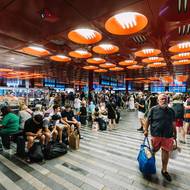 Výpadek elektřiny způsobil na nádraží v Praze chaos.