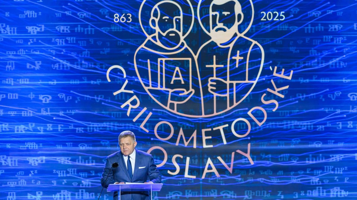 Fico slavil. Mluvil o zvrácenostech a děkoval Dukovi za omluvu za české „pány“