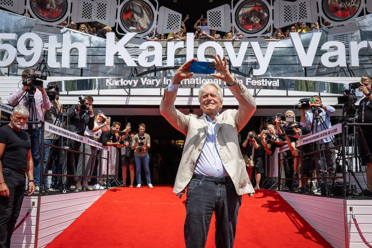 Karlovarský festival má za sebou první víkend. Jeho hlavní hvězdou byl jednoznačně Michael Douglas.